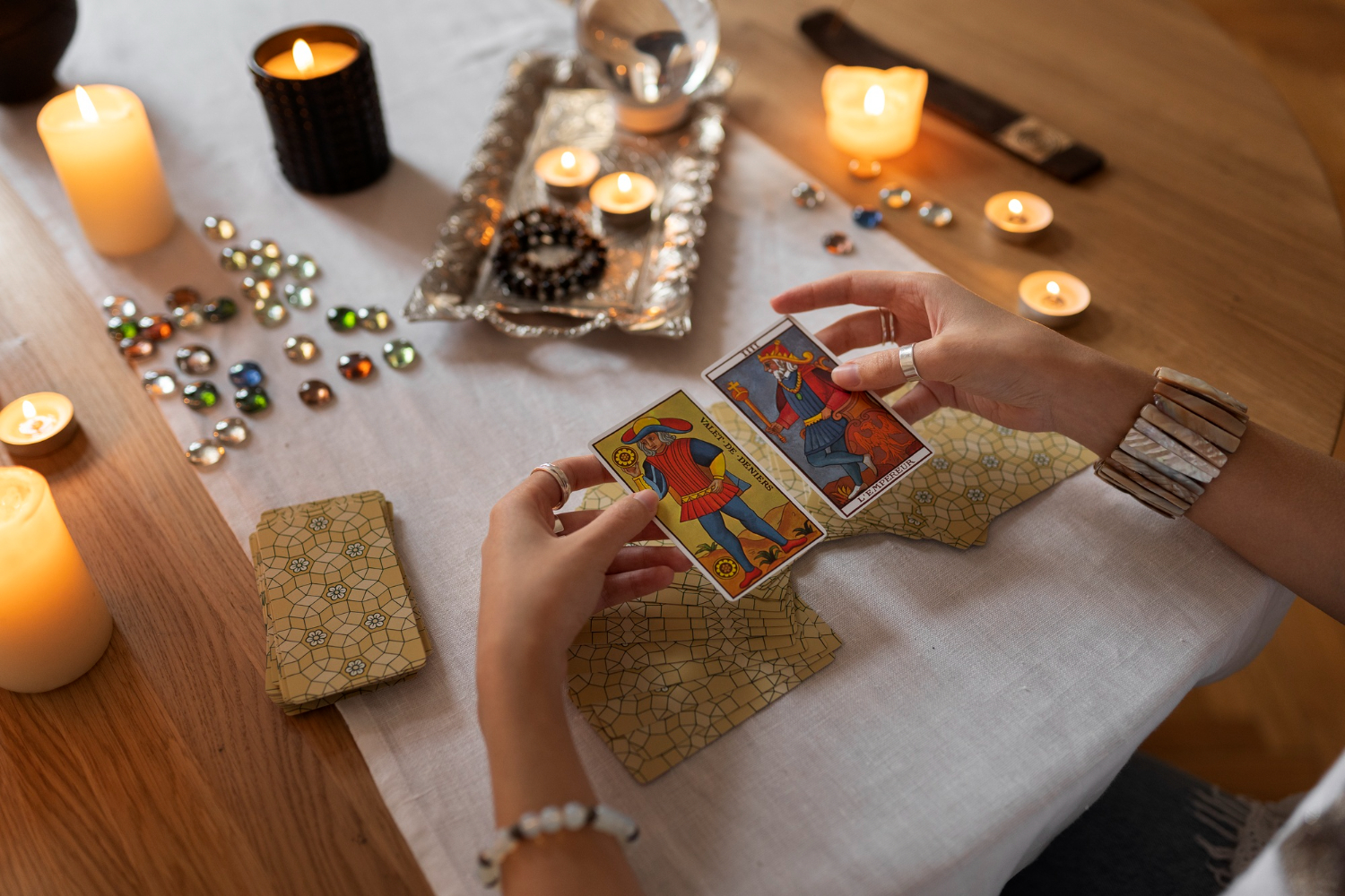 oracle card reading, oracle card reading Dubai, oracle card reading UAE